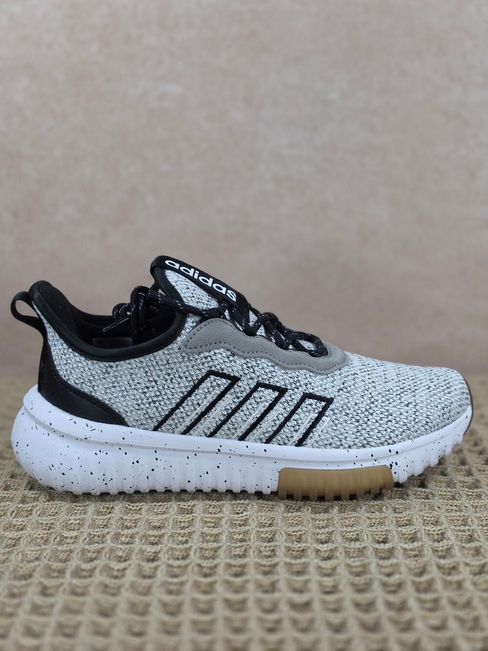 Adidas Kaptir Flow 2.0 JR8505 Women’s 6.5 Grey Black Speckle – Brand New